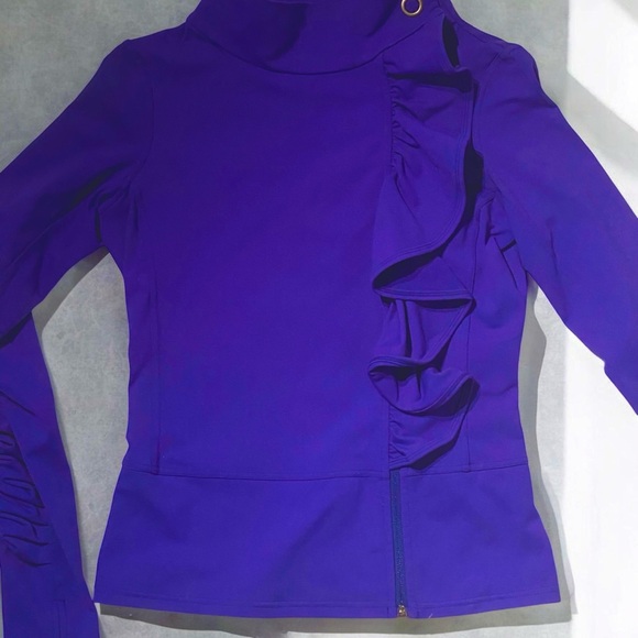 Karma Athletics Jacket. It looks fabulous on and is so flattering. - Picture 4 of 15
